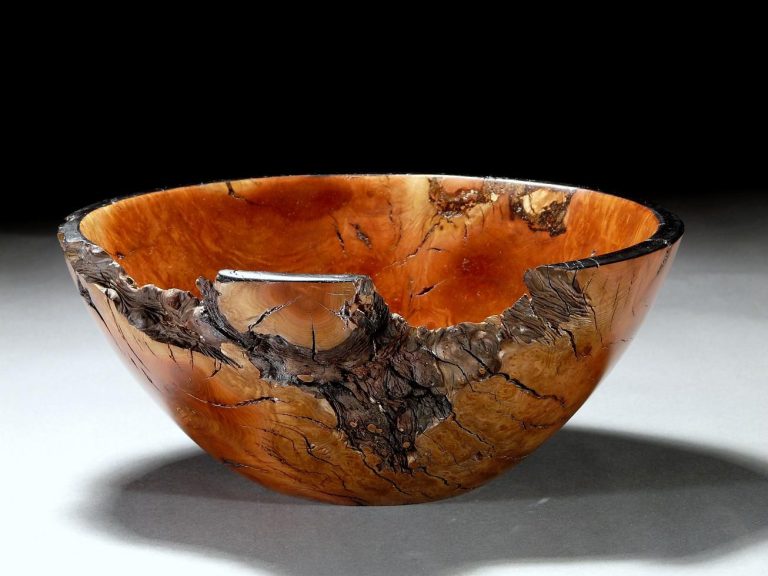 Decorative Wooden Bowls: A Blend of Function and Style